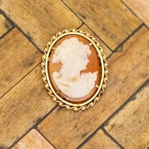 Vintage Victorian Round Oval Lady Cameo Coral Brooch | H32